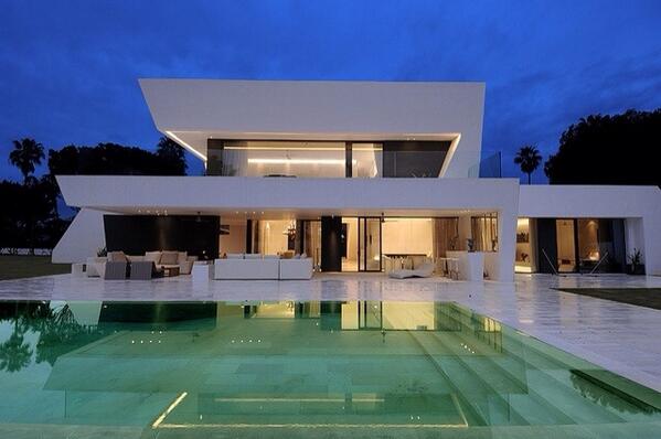 _OnePercent_'s tweet image. Nothing better than having a home like this in the Hollywood Hills