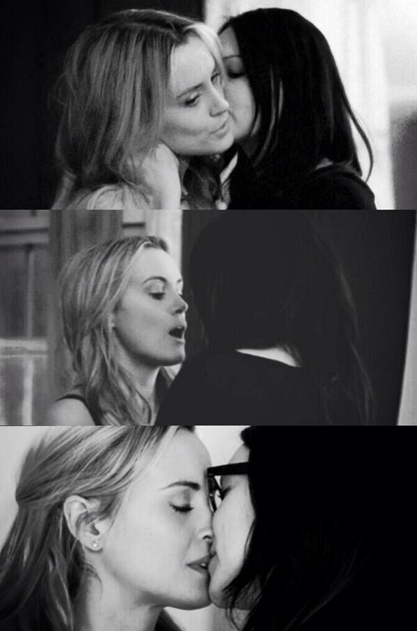 lesbianshows tweet picture