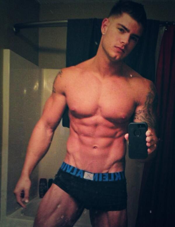 Affluencelife's tweet photo. Love straight lad selfies #ripped #sixpack #pecks #tapthat http://t.co/K80lQMNwIz