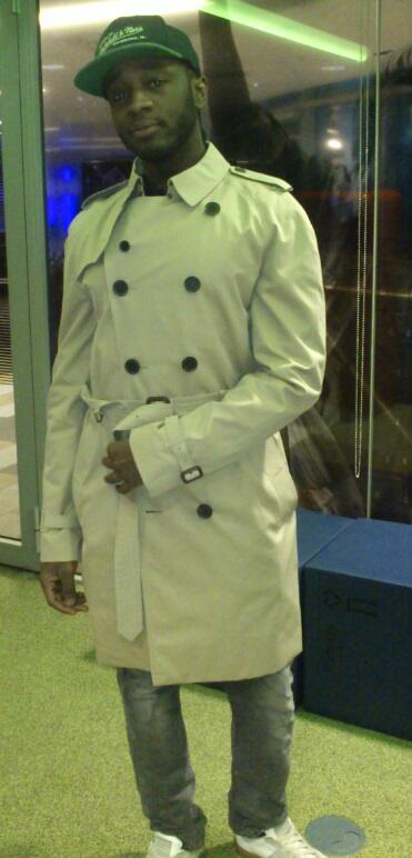 1Xtra's tweet photo. Mawwwwnin! Let @YasminEvans & @TwinB aka Mr Swag start Friday w/a shout out. #RetweetRollcall Ps - what a coat eh? http://t.co/2SkeQ8Yo8g