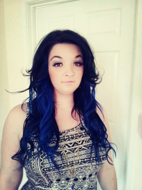 twinny88's tweet photo. Loved my blue hair x http://t.co/Oynz1T4no8