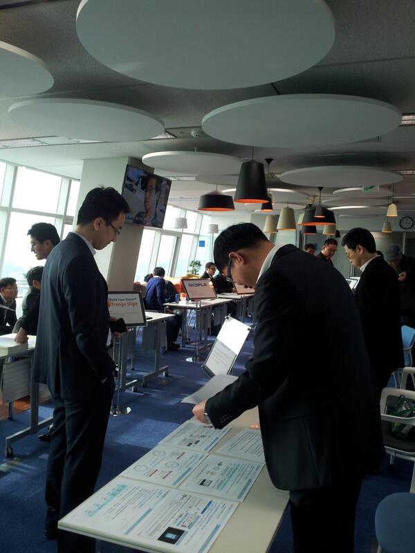 2월부터 매월 진행되는 스타트업 기업과 투자자와의 만남~
그 첫번 째 시간이 지금 센터에서 진행되고 있습니다. 1부에서는, 참여업체로 선정된 12개 업체와 VC/엔젤 투자자들이 네트워킹 시간을 함께하고 있습니다