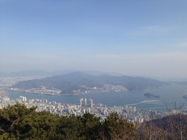 RamblR_KR's tweet photo. 램블러 optofiber 님께서 올려주신, 마산 #무학산 산행기입니다.
--> http://t.co/TKVcc0i7vY

무학산은 학이 날개를 펼치고 날아갈 듯한 모습을 하고 있다고 하네요. 감상해 보시죠~ http://t.co/27y1TjYBMQ