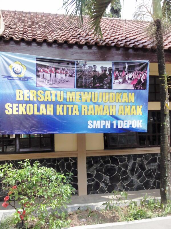 SMPNEGERI1DEPOK's tweet photo. Program SMPN I DEPOK selain menjadikan sekolah ramah dan berbudaya lingkungan, menjadikan sekolah ramah anak http://t.co/fP4jiHkRK1