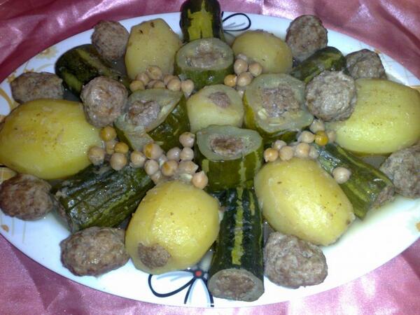 AlMaskoof's tweet photo. أشهى الاكلات العراقيه الجوعان يغمض عيونه....... تذوق الدولمه العراقيه بانواعها http://t.co/AYirMNzPpI