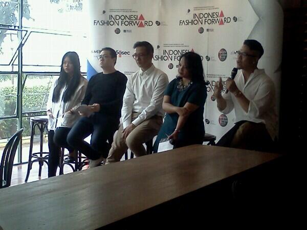 Wow! 5 desainer Indonesia Fashion Forward akan tampil dalam Paris Fashion Week FW14 pd akhir bln ini. Cc: @PesonaMag