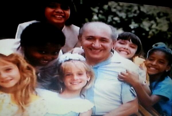 Hectorchaconfm's tweet photo. Adiós tio Simon siempre viviras en el recuerdo de nuestra infancia y hasta nuestros días con tu eterno caballo viejo http://t.co/jNrA1ITZ0W
