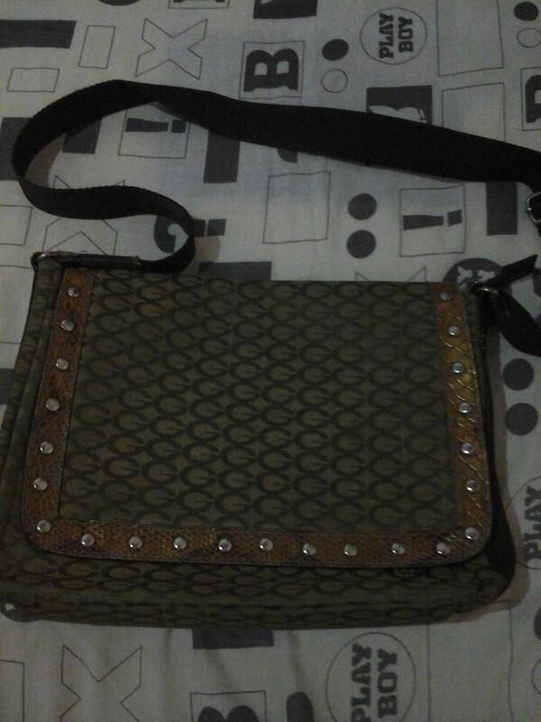 vimiolshop's tweet image. #barter tas minus dlmnya agak kotor kena noda #vimiolshop