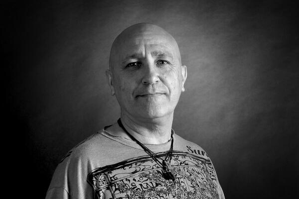 @JosRives está listo para el sábado... Shake your booty!