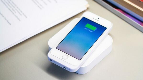 tech_awesome's tweet image. ARK - Portable Wireless Charger, check it out: kickstarter.com/projects/53009… #wireless #tech