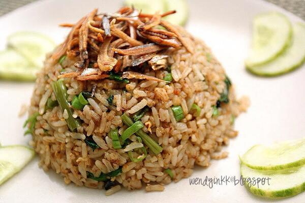 twtmakananmy's tweet photo. Nasi goreng kampung http://t.co/UsjjeIWeR8