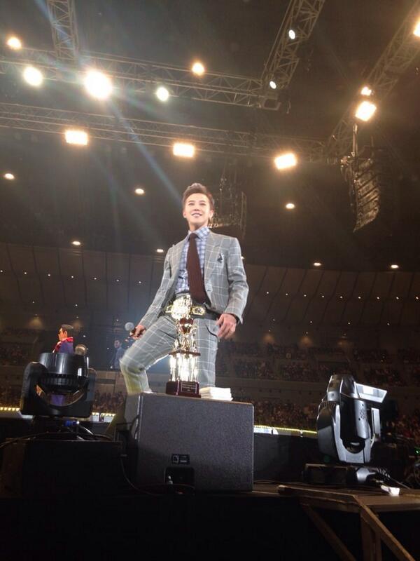 IBGDRGN's tweet photo. #THENEWCHAMP !! 드디어 이겼다 근데 두번째 쇼에서 바로 뺐겨........버....림.. #영배너무잘함 #이길수없음 #운이였나봄 http://t.co/lGS8xPhH4O