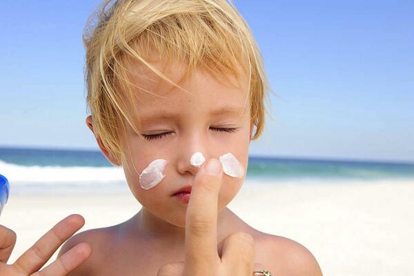 Childrenmelanom's tweet image. Why aren't there sunscreens that just block UVA rays? To learn more visit: bit.ly/1msWM5N