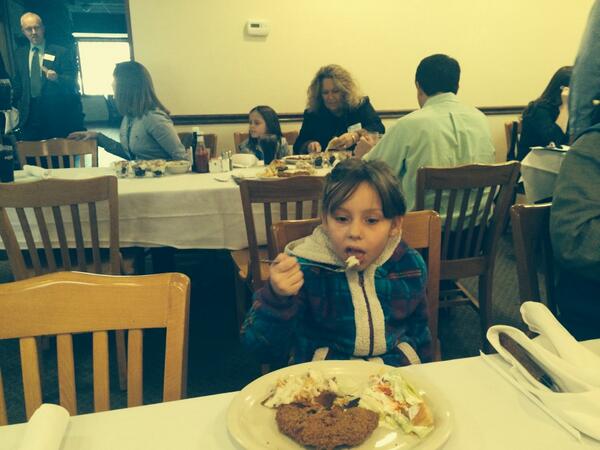 RoyHonSon's tweet image. @pbschools @pbsupt: Emily 1st grade student of the month at Lake Road networking at Rotary meeting #lakeroadrocks