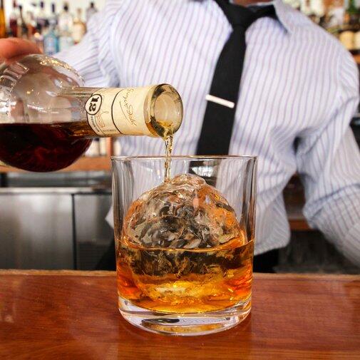 TheRuggedFellow's tweet image. Weekend is almost here! #HappyHumpday #whiskey