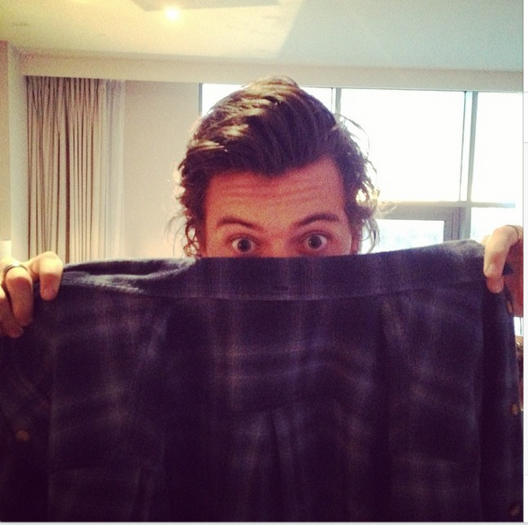 Navigating1D's tweet photo. HE FINALLY GOT A HAIRCUT THANK YOU @JESUS @THELORD @Beyonce @ALLAH http://t.co/R4ropuQwPB (Via:@1DRockMeUpdates)