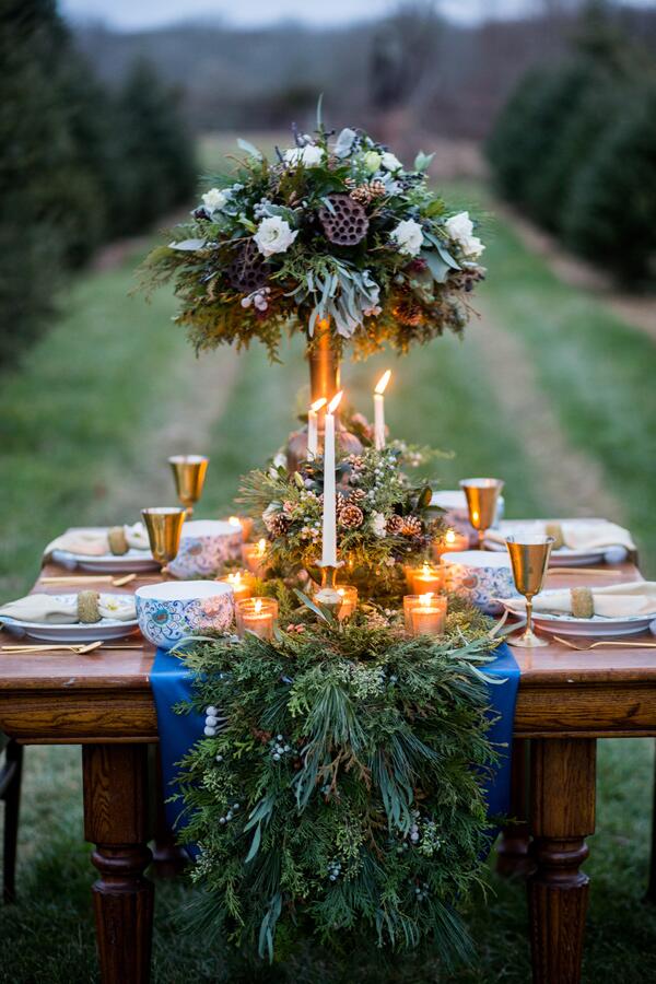 ruffledblog's tweet photo. Incredibly eye-catching blues and greens in this winter wedding shoot: http://t.co/JW7wOa7xze http://t.co/NUkKUkU8L4