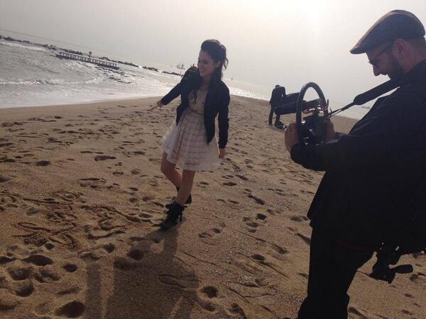 QueenDaccarett's tweet photo. @lodocomello grabando su nuevo clip!  #OtroDiaMasClip http://t.co/R8yB6FRXy3