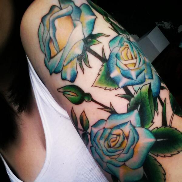 BearsNBeets_'s tweet photo. Oh and this happened... #newtattoo #blueroses #bodybazar #beautiful http://t.co/CYwKV7mwKg
