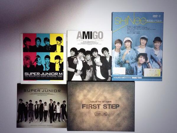 UltimateKpop's tweet photo. Selling old albums~ All brand new! 
Price: $22 each + a free gift!
Prices Negotiable! #kpop #shinee #suju #cnblue http://t.co/1jJCILhF0Z