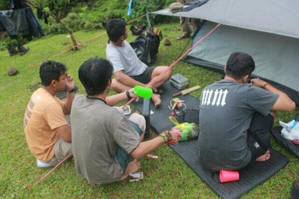 KPA_AKASIA's tweet photo. Masak apa nih ? Haha http://t.co/5pImGl0nrv