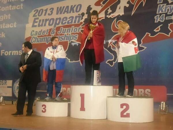 umutfightcenter's tweet photo. Avrupa KickBoks Şampiyonu Sporcumuz Gizem Nur YILDIZ http://t.co/tpAP7ENGXN
