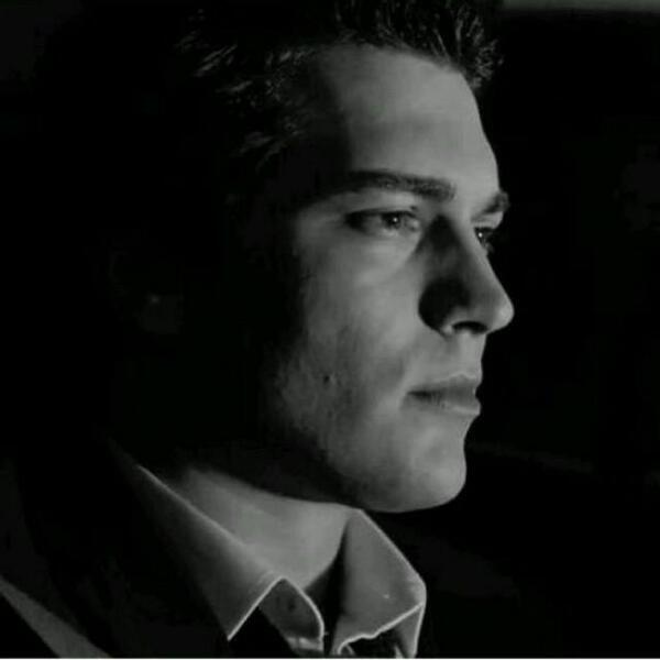 CACAM_ULUSOY's tweet photo. ADAM KARİZMAYSA DEMEK Kİ http://t.co/xxyA4HtEaw