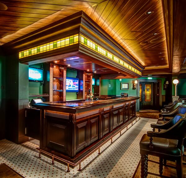 DisneyVC's tweet image. Perfect place to celebrate St. Patrick's Day! RT @fourweeksphotog "#DCLPhotos O'Gills Pub on the Fantasy http://t.co/KyTDjkx2nh"