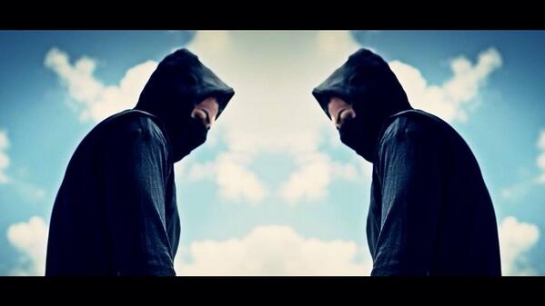yoAlvaroDiaz's tweet photo. 🎬
#LaMillaDeOroVideo Feb 24
Directed by @CesarBerrios13
#LvCiudvd #WhiteMonkeyFilms http://t.co/xt9XWsOCnr