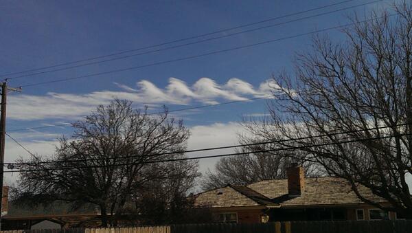 MackAttackWX's tweet photo. Quickly snapped a photo of these Kelvin-Helmholtz waves in Amarillo today. #raresighting #KHwaves #txwx #waves http://t.co/zsI16pmdor