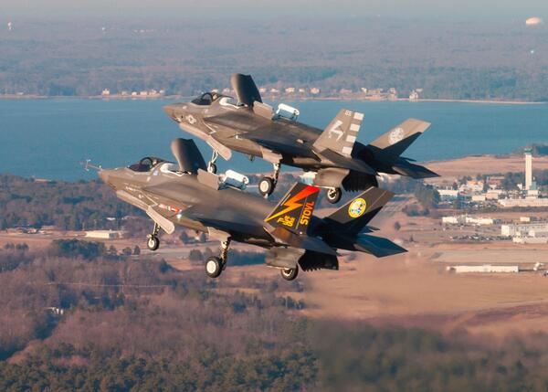 thef35's tweet image. F-35B flies in formation in short takeoff/vertical landing mode: bit.ly/1c3eCCp