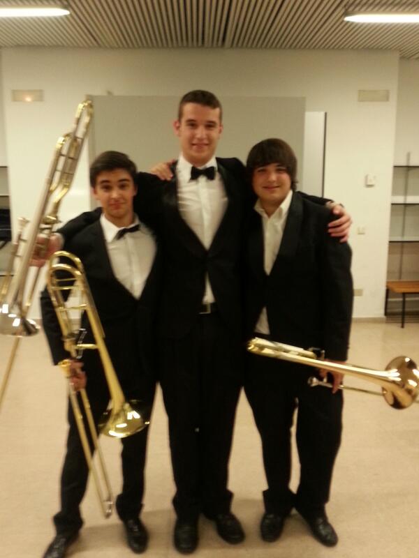 richior18's tweet photo. @David96sp @DUCALOVESYOU  ●Pascual: TROMBOOOOOOOOOOONS! http://t.co/r8miB0yAxu