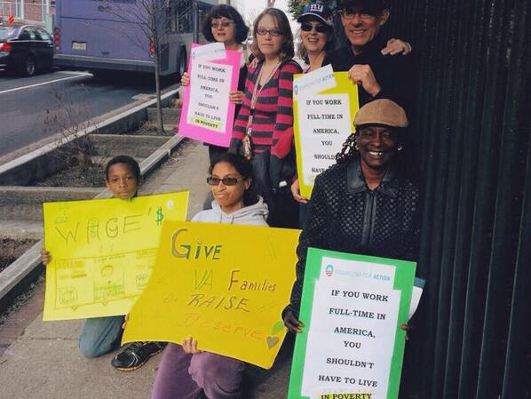 allontheline_va's tweet image. America values hard work. So why do millions who work full-time live in poverty? #RaiseTheWage ofa.bo/d7v