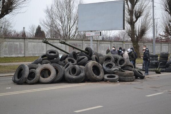 ToBiOh's tweet image. "Friedliche Demonstranten" in der Ukraine @Afelia