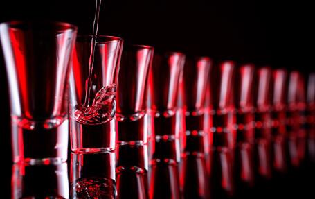 Ponte buzo con nuestra promoción 4x1 en destilados. ¡Festeja la #mitad de #semana como se debe en #Puerto39!