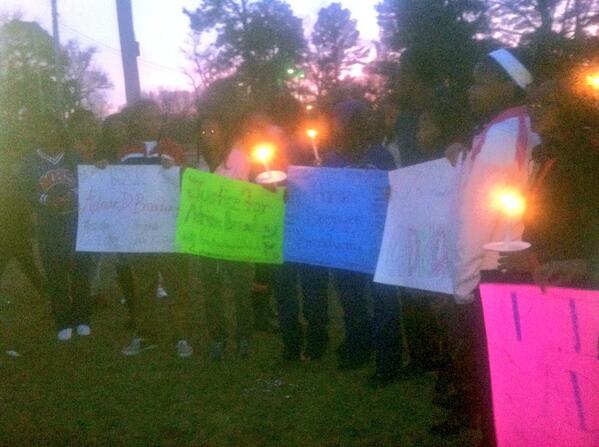 project_loud's tweet photo. Adrian's candle light sunday . #RIPAdrian #WeAreAdrian #ProjectLOUD http://t.co/DaYe08wOa4