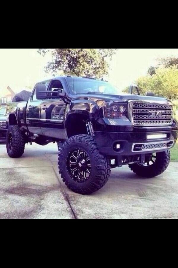 GMC_TRUCKS's tweet photo. DAMN http://t.co/PI2xnf9Oaq
