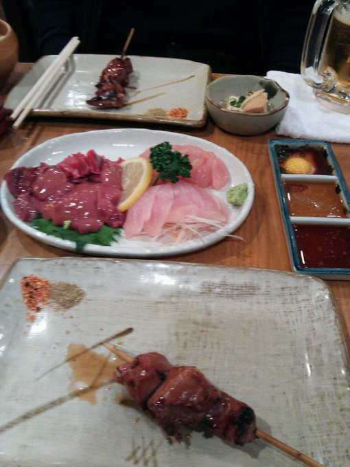 昨日は焼き鳥屋さんにも行ってきたよー(*&acute;&forall;｀)すっごい美味しかった♪とくにネギが好きw http://t.co/NnpHngsxdi