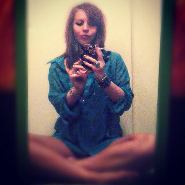 RobinColdiron's tweet image. I'm doing this for the thrill of it. Baby be the class clown. I'll be the beauty queen in tears. It's a new art form.