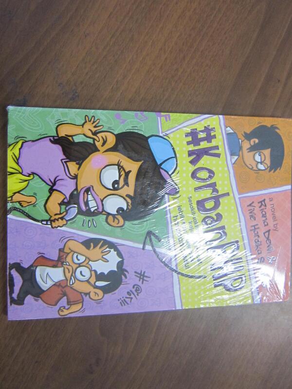 yuliaindc's tweet image. Duh niat bingitsss hiks &quot;@gramediapku: operasi plastik demi merebut hati cowok impiannya #korbanPHP @MedpressFiksi http://t.co/twXBYriwAD&quot;
