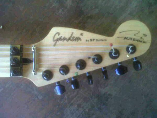 Gendem reversed headstock