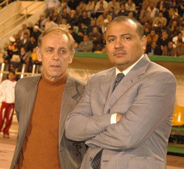 صوره من عام 2006 
تجمع رئيس الاهلي في حينها ( احمد المرزوقي ) و المدرب ( نيبوشا ) ..