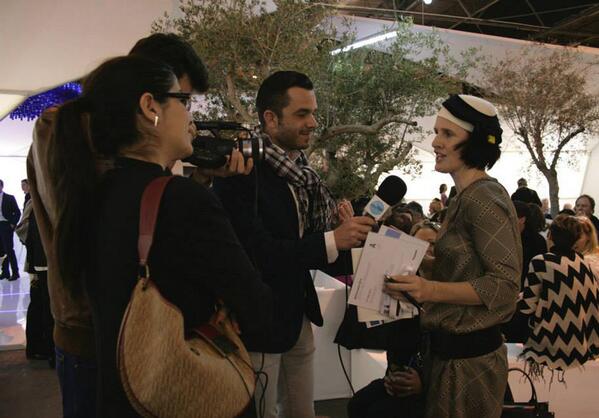 manuelespejome's tweet photo. El equipo de #IDEOTV @ideoAR @7cuerdasfilms entrevistando en la Sala VIp de @FeriaARCOmadrid. #ARCO2014. http://t.co/MB9rMJyD2G