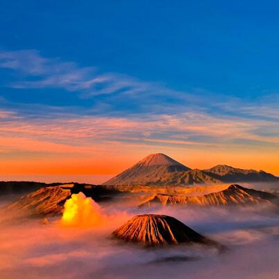 Hampir setiap minggu kesana min :D RT <a href="/idbcpr/">Backpacker Indonesia</a> Keindahan matahari terbit di Bromo, siapa udah pernah kesana?