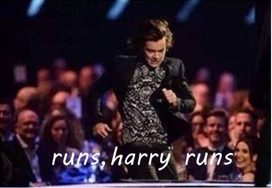 xxBadAngel's tweet photo. @Harry_Styles  runs,harry runs hahahahahaha mori laughing with this http://t.co/EVSCiwbJwU
