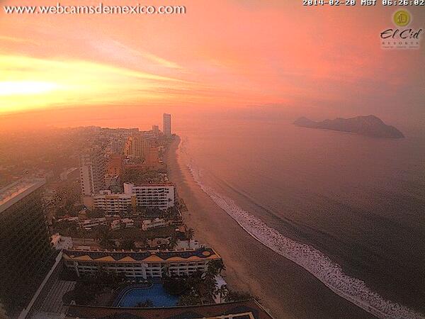 webcamsdemexico's tweet photo. ¡Impresionante!
El cielo de #Mazatlán #Sinaloa, hoy al amanecer:
http://t.co/iOpUOUd3OF