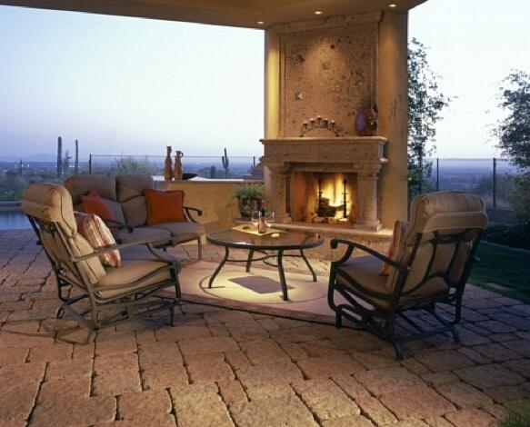 PhxPavers's tweet image. Warm &amp;amp; cozy fire pits and fireplaces for an impressive backyard statement: qoo.ly/db9m #AZbackyarddesign