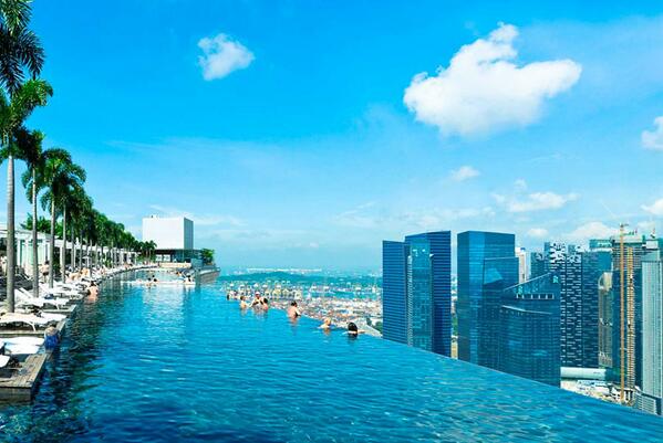 AmazingREPix's tweet image. Pool above the city