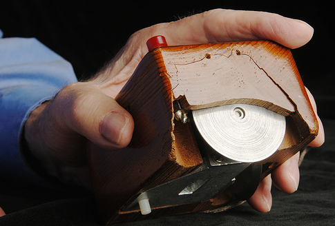 iKoniX_ZA's tweet image. Did you know | Doug Engelbart invented the first computer mouse in the year 1964 and it was made up of wood! #DYN