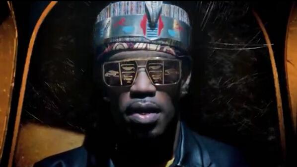 WhicFamousFan's tweet photo. She's a beast. #DarkHorse #DarkHorseMusicVideo http://t.co/tRAztGo3R1